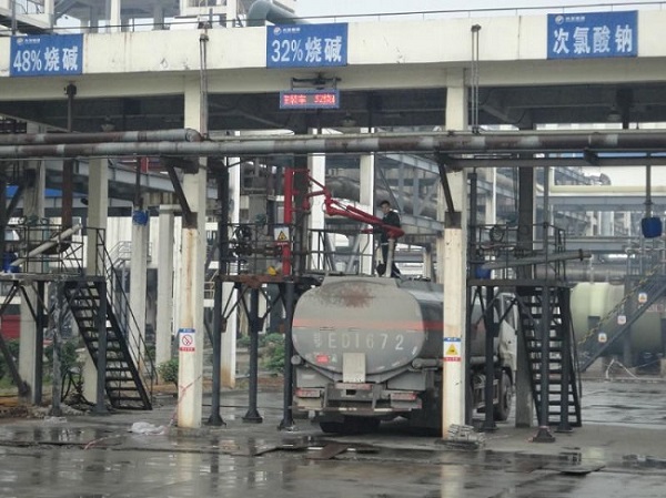 风从虎，雨从龙，大大来了雨迎接！兴发牛，大坝壮，主席来了宜昌亮！